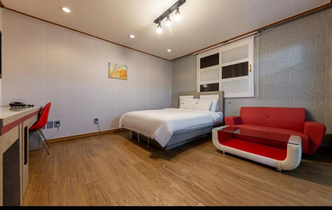 Firenze Motel Aszan Kültér fotó